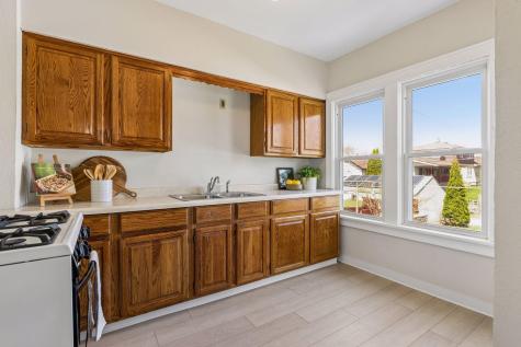 1871 Hyacinth Avenue E Saint Paul MN 55119