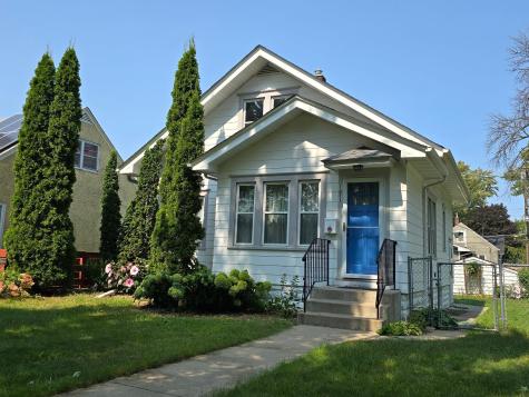 1871 Hyacinth Avenue E Saint Paul MN 55119