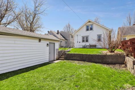 1871 Hyacinth Avenue E Saint Paul MN 55119