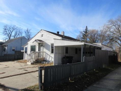 611 15th Street N Moorhead MN 56560