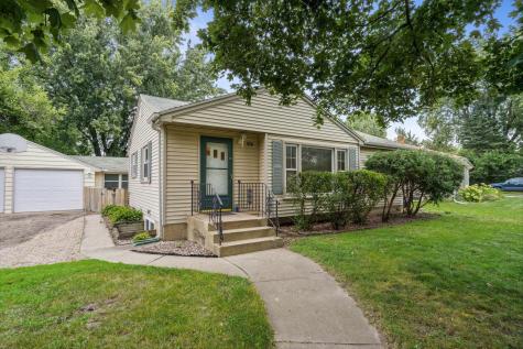 1417 Talisman Curve Roseville MN 55113