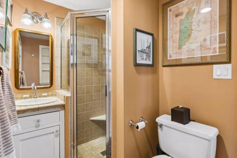 2 1/2 Webster Place Hopkins MN 55305