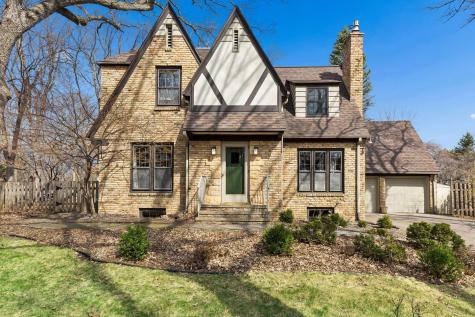 2 1/2 Webster Place Hopkins MN 55305
