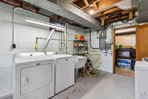 2 1/2 Webster Place Hopkins MN 55305