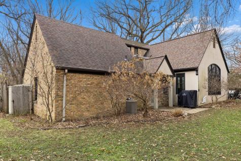 2 1/2 Webster Place Hopkins MN 55305