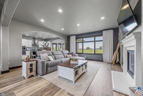 120 Lindsey Court Mapleton ND 58059