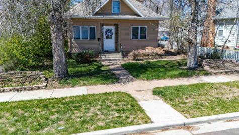 11 6th Avenue W Dickinson ND 58601