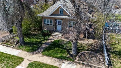 11 6th Avenue W Dickinson ND 58601