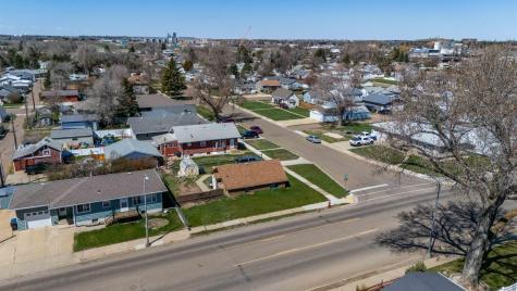 11 6th Avenue W Dickinson ND 58601