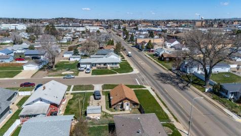 11 6th Avenue W Dickinson ND 58601