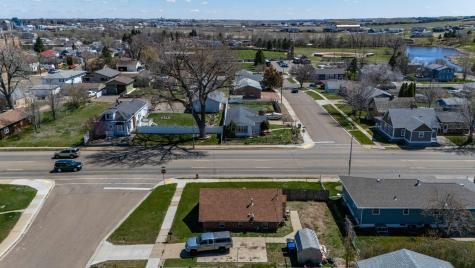 11 6th Avenue W Dickinson ND 58601