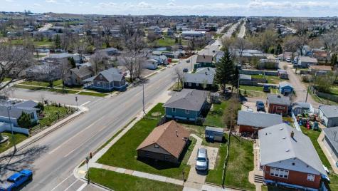 11 6th Avenue W Dickinson ND 58601
