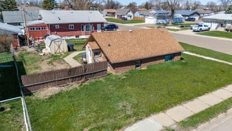 11 6th Avenue W Dickinson ND 58601