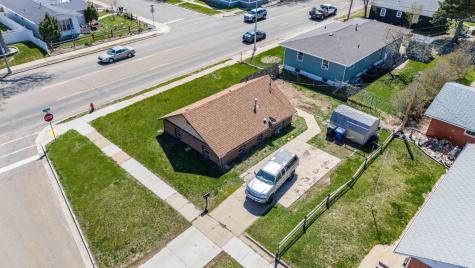11 6th Avenue W Dickinson ND 58601
