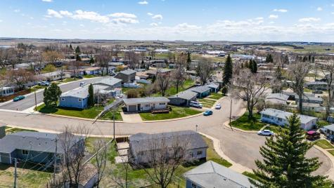 11 6th Avenue W Dickinson ND 58601