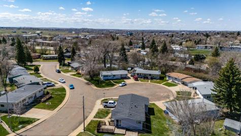 11 6th Avenue W Dickinson ND 58601