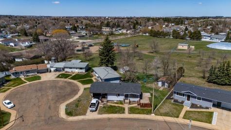 11 6th Avenue W Dickinson ND 58601