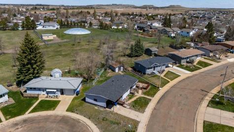 11 6th Avenue W Dickinson ND 58601