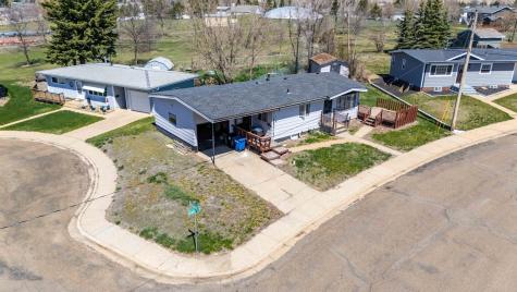 11 6th Avenue W Dickinson ND 58601