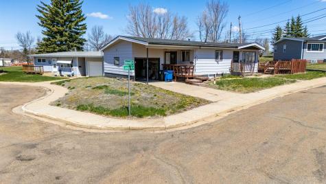 11 6th Avenue W Dickinson ND 58601