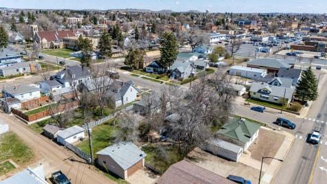 11 6th Avenue W Dickinson ND 58601
