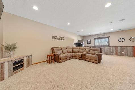 624 Ridge Road Henderson MN 56044