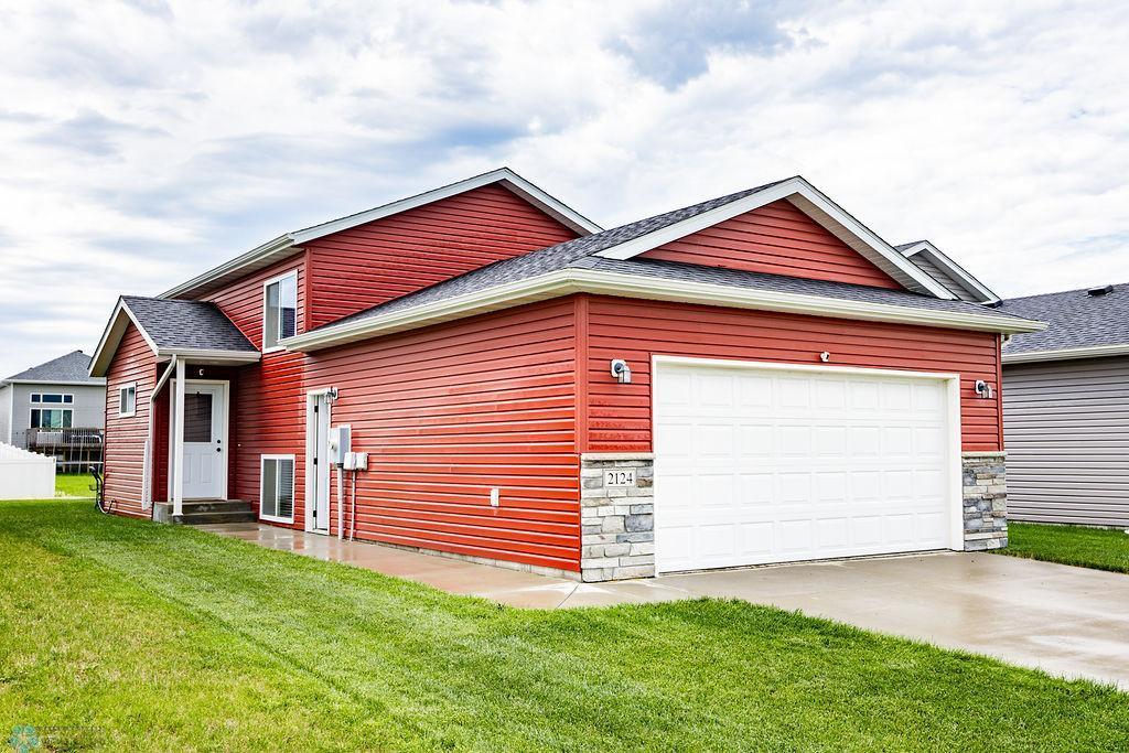 2124 Admiral Drive W West Fargo ND 58078