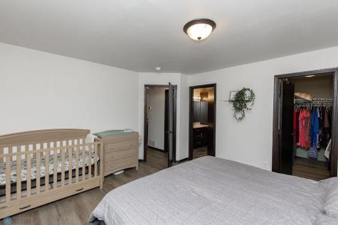 2124 Admiral Drive W West Fargo ND 58078