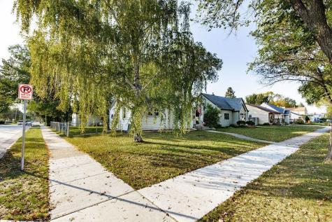 603 12th Street N Moorhead MN 56560