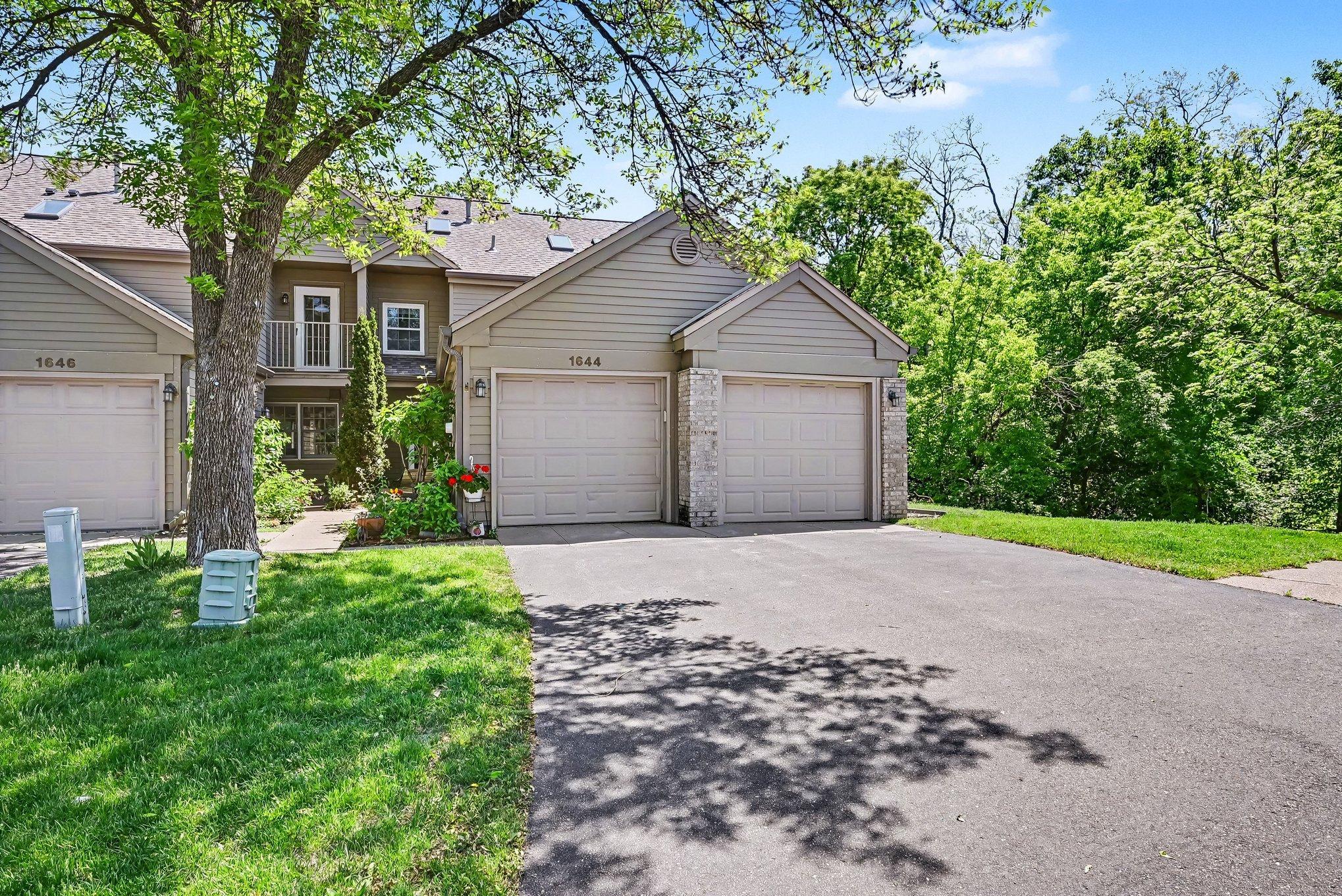 1644 Rose Hill Circle Saint Paul MN 55108