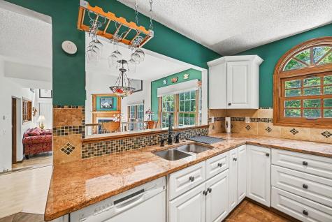 1644 Rose Hill Circle Saint Paul MN 55108