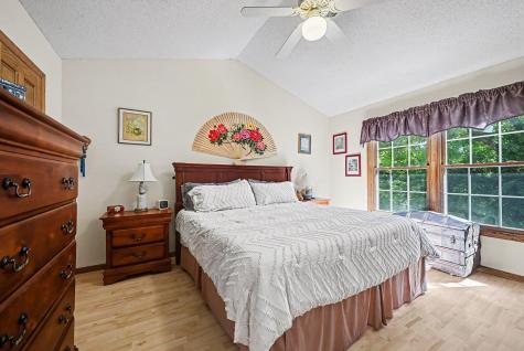 1644 Rose Hill Circle Saint Paul MN 55108
