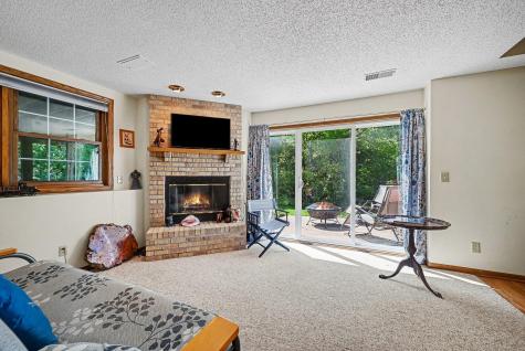 1644 Rose Hill Circle Saint Paul MN 55108