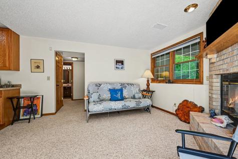 1644 Rose Hill Circle Saint Paul MN 55108