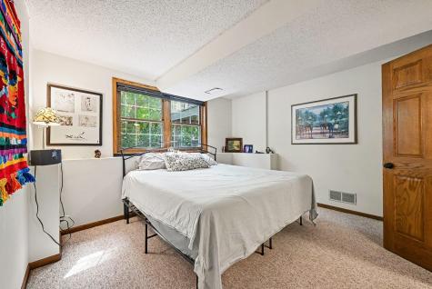 1644 Rose Hill Circle Saint Paul MN 55108