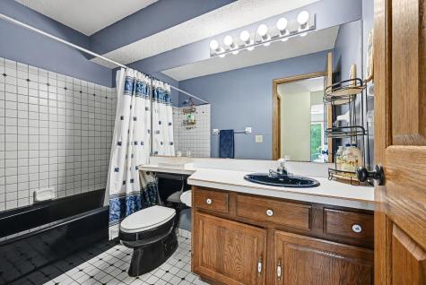 1644 Rose Hill Circle Saint Paul MN 55108