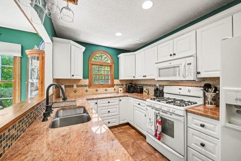 1644 Rose Hill Circle Saint Paul MN 55108