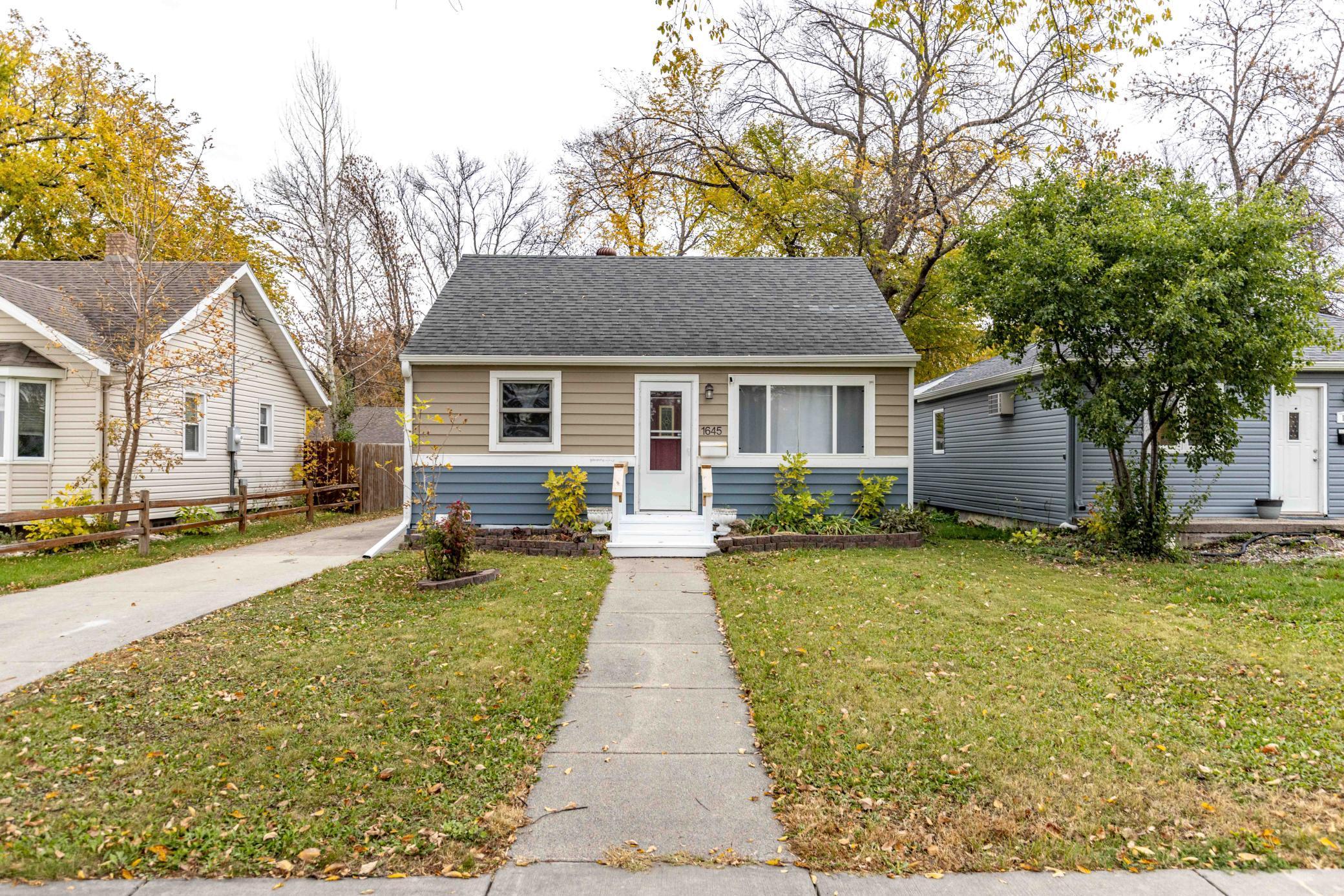 1645 Broadway N Fargo ND 58102