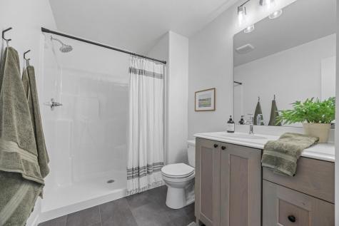 3636 Decorah Way S Fargo ND 58104