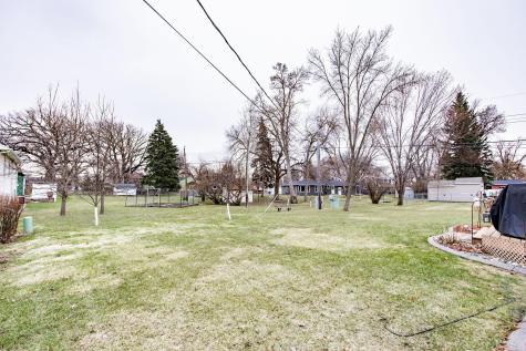1731 Elm Street N Fargo ND 58102
