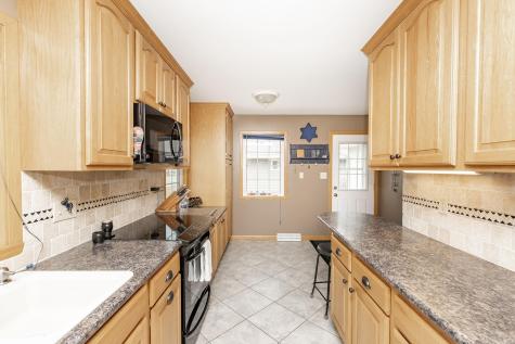 1731 Elm Street N Fargo ND 58102
