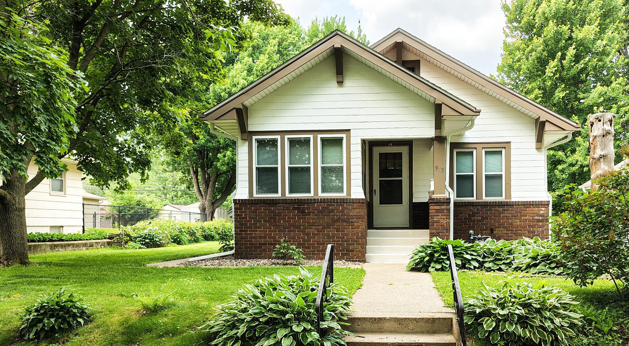 913 Ottawa Avenue West Saint Paul MN 55118