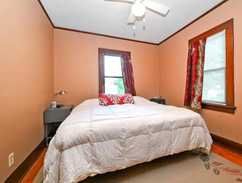 913 Ottawa Avenue West Saint Paul MN 55118