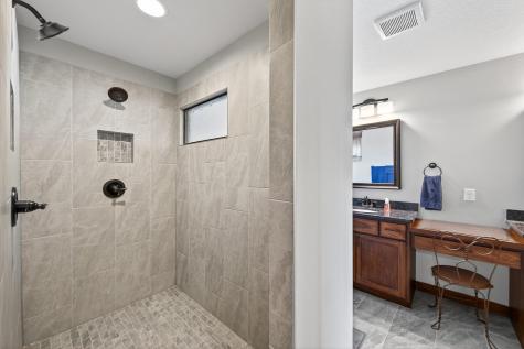 1858 Laramee Lane Centerville MN 55038