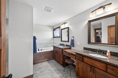 1858 Laramee Lane Centerville MN 55038