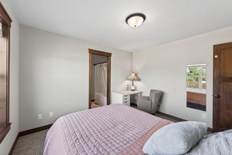 1858 Laramee Lane Centerville MN 55038