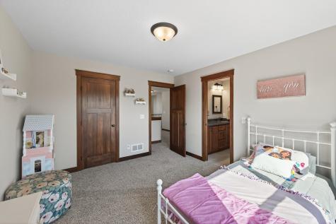 1858 Laramee Lane Centerville MN 55038