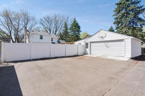 1389 Hoyt Avenue W Falcon Heights MN 55108