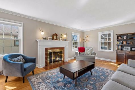 1389 Hoyt Avenue W Falcon Heights MN 55108
