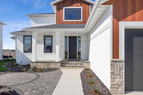 6837 Sunrise Point Horace ND 58047